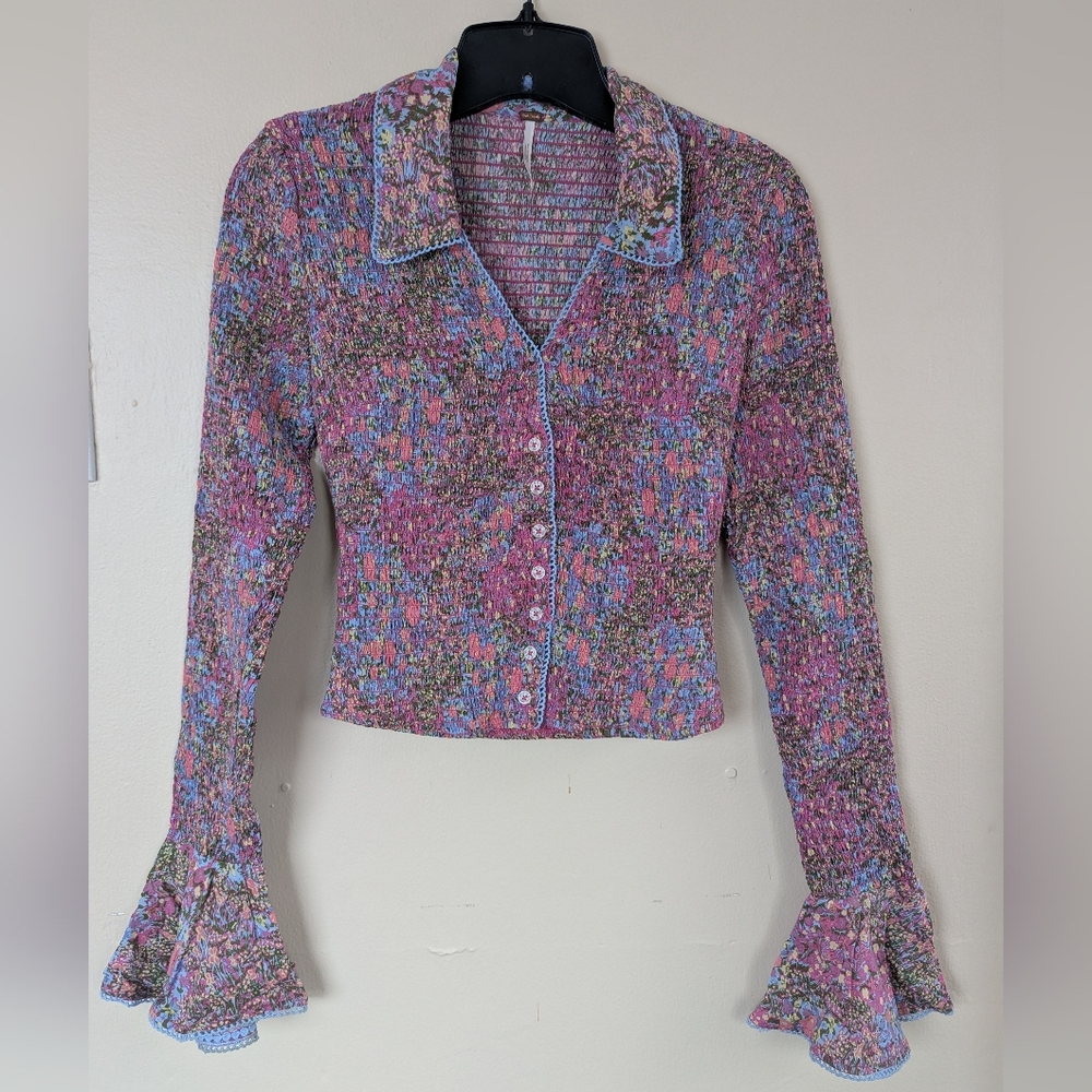 Free People Amelia Printed Smocked Bell Sleeve Blouse/Top, Pink/Rose Floral (XS)